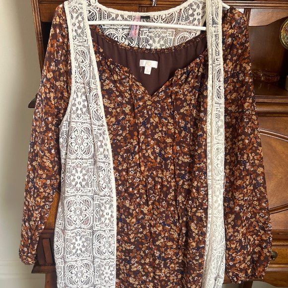 Dress with Lace Coverup - Picture 3 of 4